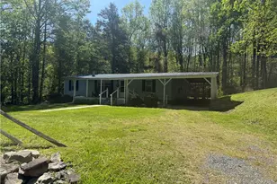 869 Little Elk Rd, Elk Park, NC 28622 - Photo 2