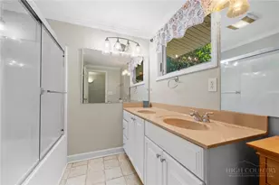 201 E Buck Mountain Rd, West Jefferson, NC 28694 - Photo 30