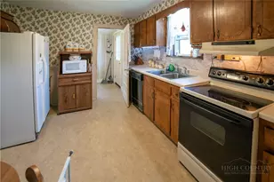 292 Little Elk Rd, Elk Park, NC 28622 - Photo 16