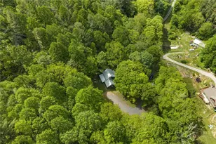 410 Loves Knob Rd, Sugar Grove, NC 28607 - Photo 38