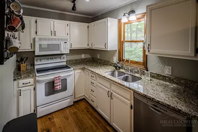 460 Harley Perry Road, Zionville, NC 28698 - Photo 12