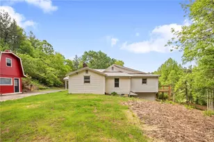 466 Stony Frk Rd, Deep Gap, NC 28618 - Photo 16