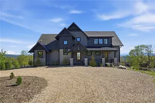 39 Cabernet Ct, Banner Elk, NC 28604 - Photo 2