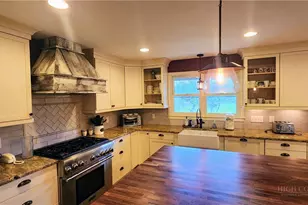 272 Stoneybrook Ln, Banner Elk, NC 28604 - Photo 12