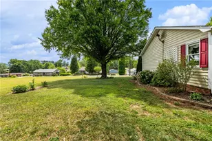1137 Hibriten Dr, Lenoir, NC 28645 - Photo 32