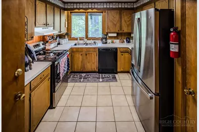 107 & 109 Shagbark Road, Beech Mountain, NC 28604 - Photo 18