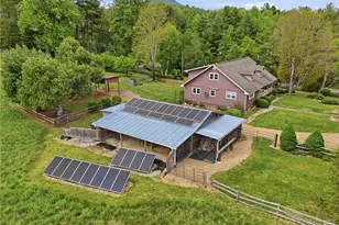 11 Summer Ln, Spruce Pine, NC 28777 - Photo 2