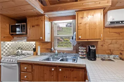 489 Buttons Lane, Sparta, NC 28675 - Photo 8