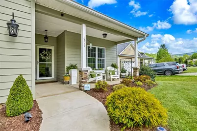 209 W Evergreen Street, West Jefferson, NC 28694 - Photo 10