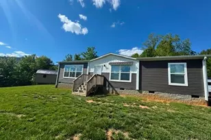179 Wallace Ln, Jefferson, NC 28640 - Photo 2