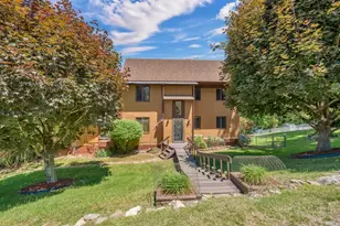 1065 Ravens Ridge Cir, Boone, NC 28607 - Photo 2