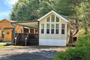 108 Finch Wy, West Jefferson, NC 28694 - Photo 2