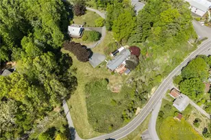 190 Benfield Rd, Crossnore, NC 28616 - Photo 4