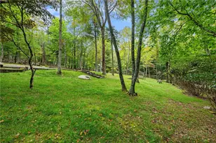 137 Staghorn Hollow Rd, Beech Mountain, NC 28604 - Photo 2