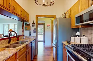 250 Ridgeview Rd, Sugar Mountain, NC 28604 - Photo 10