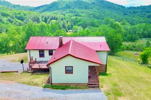 1315 Irwin Grocery Rd, Laurel Springs, NC 28644 - Photo 2
