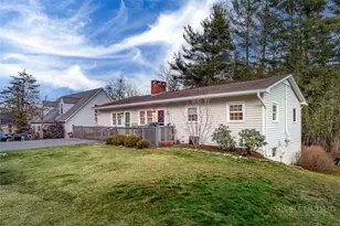 649 Ransom St, Blowing Rock, NC 28605 - Photo 2