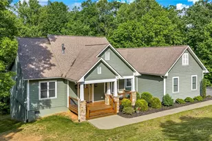 261 Vine St, Jefferson, NC 28640 - Photo 2