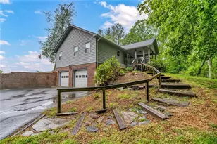 1142 Hartzog Ford Rd, West Jefferson, NC 28694 - Photo 2