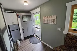 490 Cranberry St, Newland, NC 28657 - Photo 8