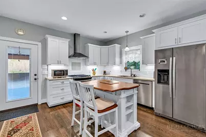 126 Highland Cove, West Jefferson, NC 28694 - Photo 2