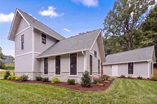 2 N Jefferson Ave, West Jefferson, NC 28694 - Photo 4