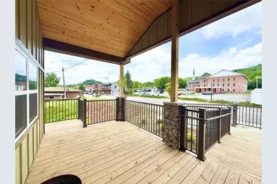 300 N Jefferson Avenue, West Jefferson, NC 28694 - Photo 4