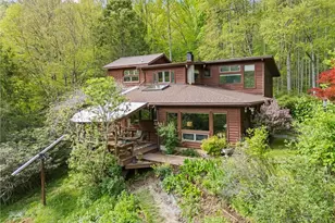 194 Shulls Hollar Rd, Sugar Grove, NC 28679 - Photo 2