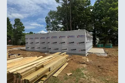 1 North Jefferson Avenue, West Jefferson, NC 28694 - Photo 2