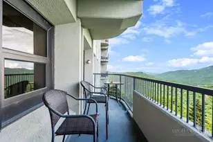 303 Sugar Top Dr, Sugar Mountain, NC 28604 - Photo 4