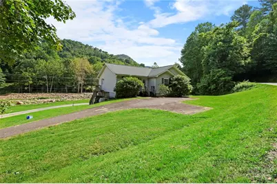 31 Barlow Road, Elk Park, NC 28622 - Photo 4