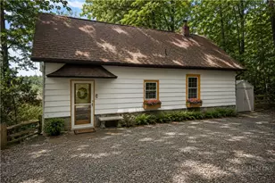 421 Sourwood Ln, Blowing Rock, NC 28605 - Photo 2