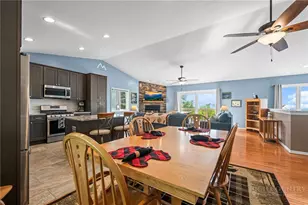 215 N Pinnacle Ridge Rd, Beech Mountain, NC 28604 - Photo 14