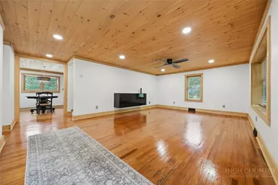 418 NW Arlington Circle, Lenoir, NC 28645 - Photo 2