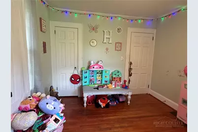 202 Academy Street, Jefferson, NC 28640 - Photo 18