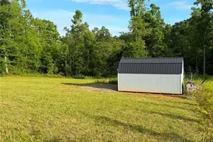 712 Continental Ave, Ennice, NC 28623 - Photo 32