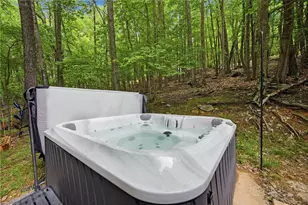 113 Poplar Dr, Beech Mountain, NC 28604 - Photo 4