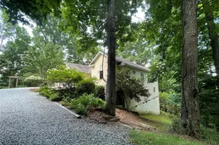 581 New Homestead Dr, Vilas, NC 28692 - Photo 4
