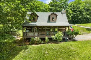 122 Cedar Cove Ln, Zionville, NC 28698 - Photo 2
