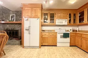 3065 Elk Park Hwy, Newland, NC 28657 - Photo 18