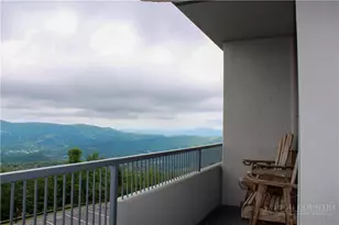 303 Sugar Top Dr, Sugar Mountain, NC 28604 - Photo 2