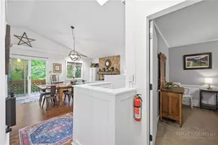 115 S Hickory Ln, Beech Mountain, NC 28604 - Photo 4