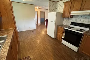 38 Sapphire Ln, Troutdale, VA 24378 - Photo 10