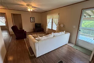 38 Sapphire Ln, Troutdale, VA 24378 - Photo 6