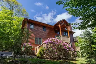 163 Rock Ledge Ln, Sugar Mountain, NC 28604 - Photo 2