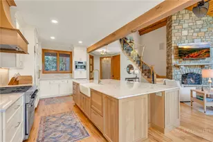 35 Crestview Ln, Banner Elk, NC 28604 - Photo 10