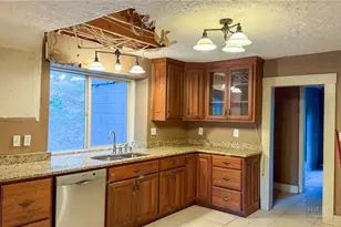 231 Fletcher Creek Ln, Purlear, NC 28665 - Photo 4