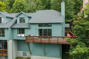 218 Slope View Rd, Sugar Mountain, NC 28604 - Photo 2