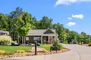 25 Paynes Ct, Roaring Gap, NC 28668 - Photo 1