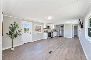 986 Wagoner Access Rd, Jefferson, NC 28640 - Photo 4